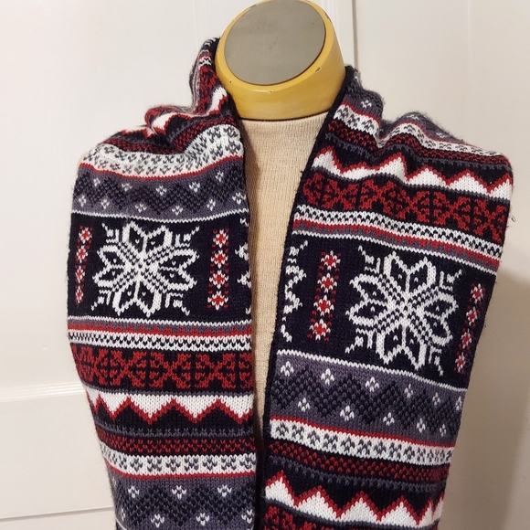 Muk Luks Snow Flakes Themed Infinity Scarf Neck Warmer - Picture 2 of 7